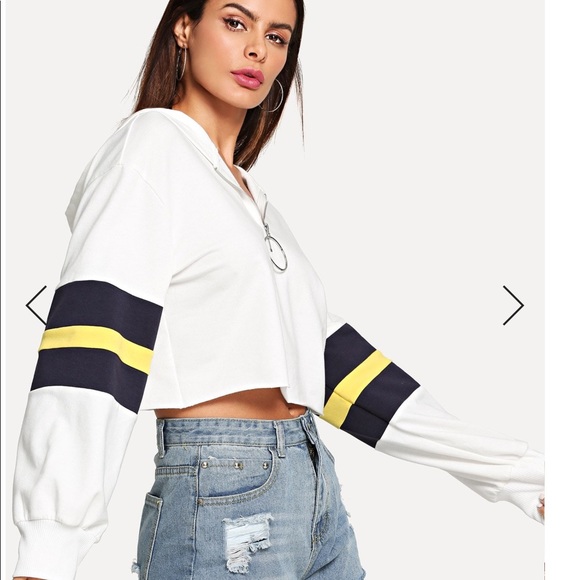 sporty crop sweatshirt - Picture 3 of 3